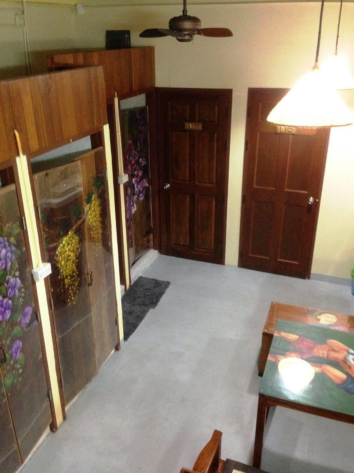 Hostel Baan Bovorn Bangkok Zewnętrze zdjęcie